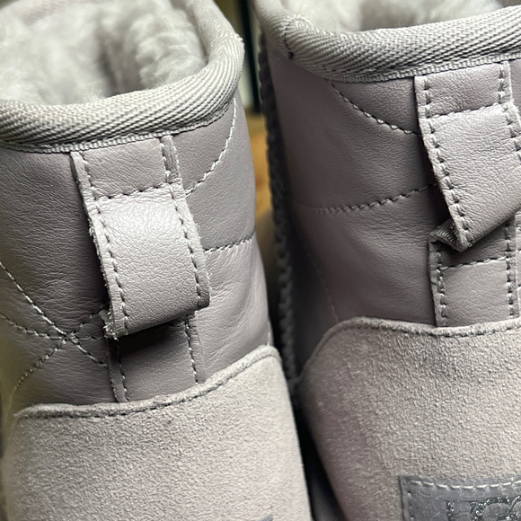 lacender purple Uggs Classic mini pearlizes boot - Picture 12 of 13